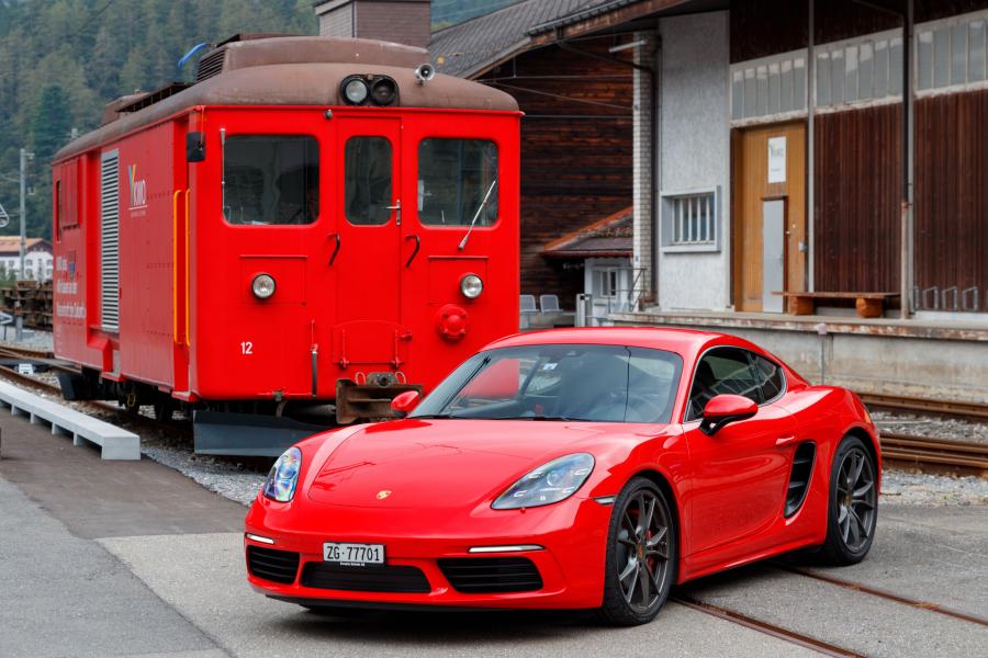  Porsche 718 Cayman S 2016 года  (фото 25 из 36)